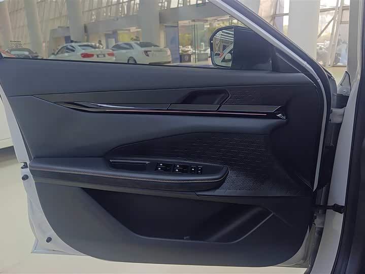 Photo 7 - Changan UNI-V