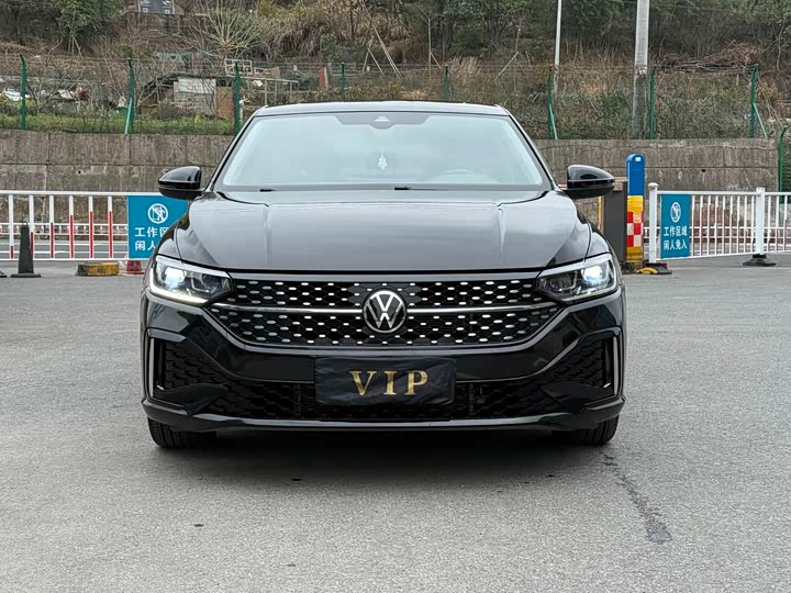 Photo 2 - Volkswagen Lavida