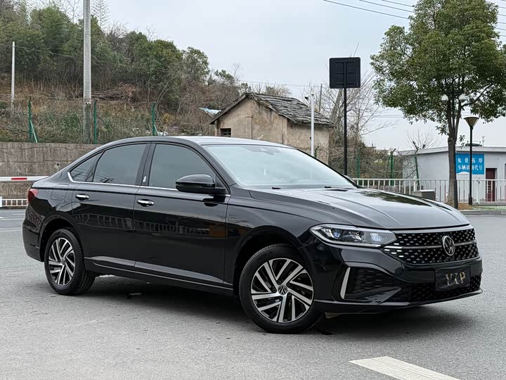 Photo 3 - Volkswagen Lavida