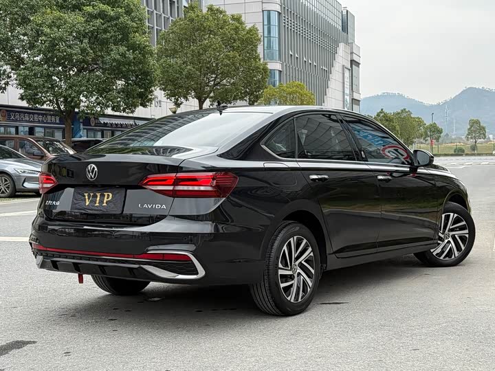 Photo 5 - Volkswagen Lavida