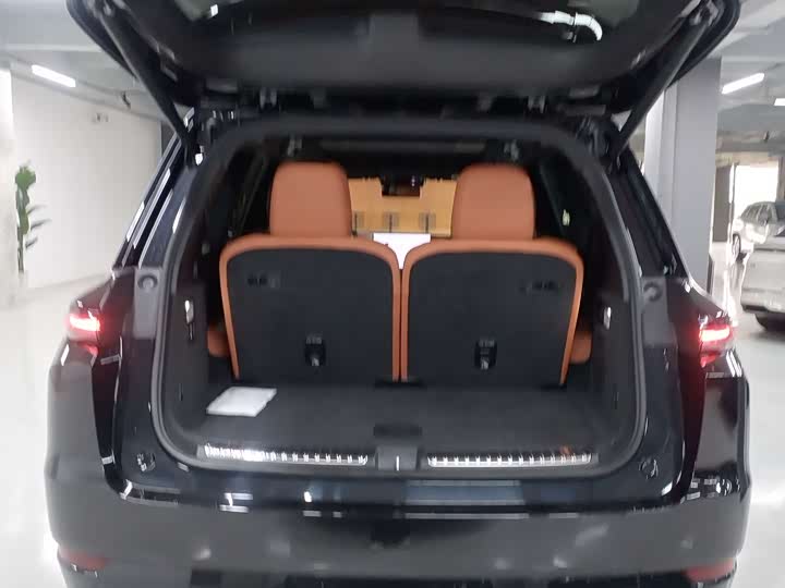 Фото 8 - LiXiang L9