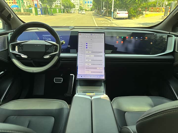 Фото 7 - HiPhi Y