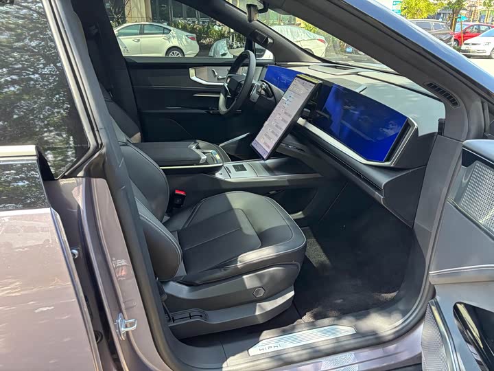 Фото 9 - HiPhi Y