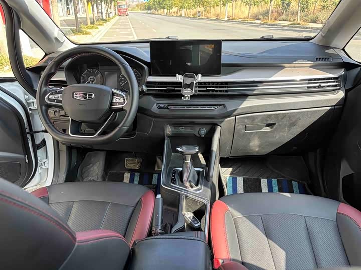 Фото 3 - Geely Vision X3