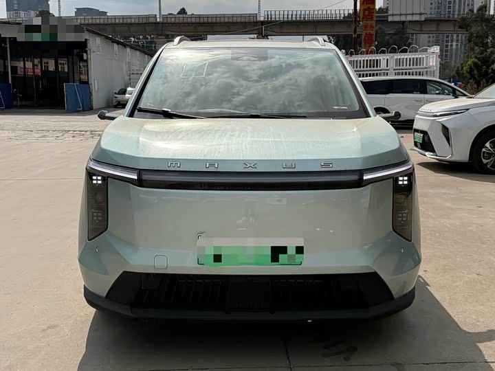 Photo 2 - Maxus Mifa 7