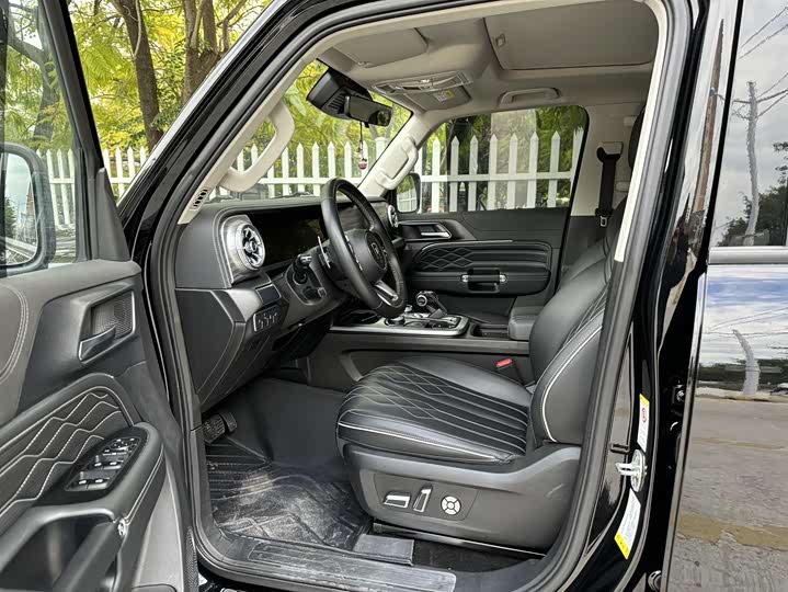 Фото 6 - Tank 300