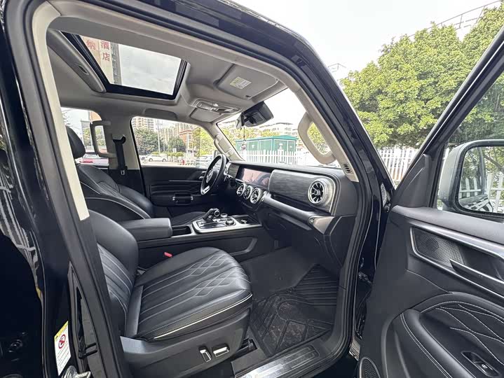 Фото 7 - Tank 300