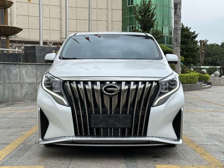 Фото 2 - GAC Trumpchi M8