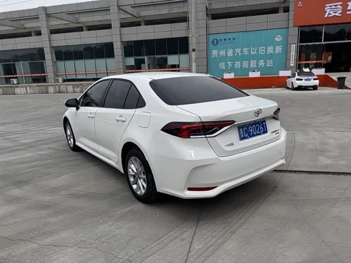 Фото 4 - Toyota Corolla