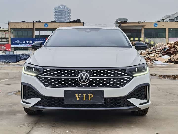 Photo 2 - Volkswagen Lavida