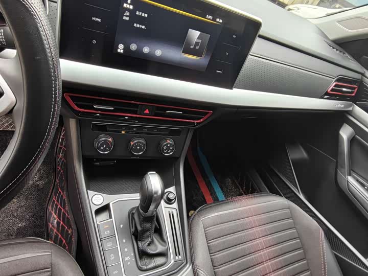 Photo 7 - Volkswagen Lavida