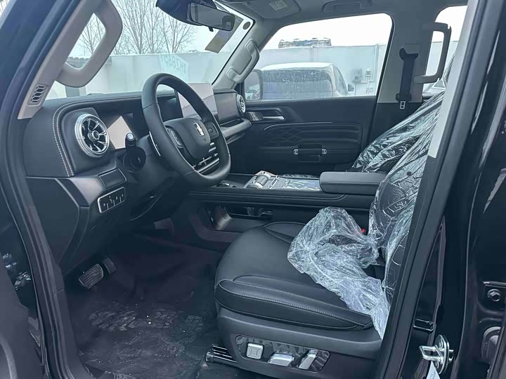 Фото 4 - Tank 300 Hybrid