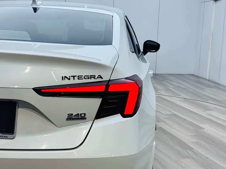 Photo 5 - Honda Integra