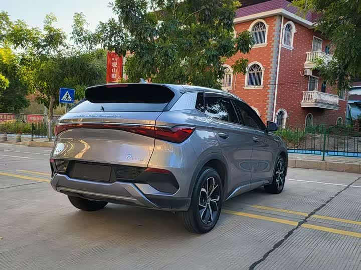 Photo 9 - BYD Yuan Plus