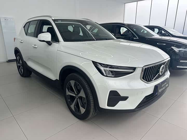Фото 3 - Volvo XC40