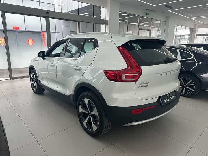 Фото 7 - Volvo XC40