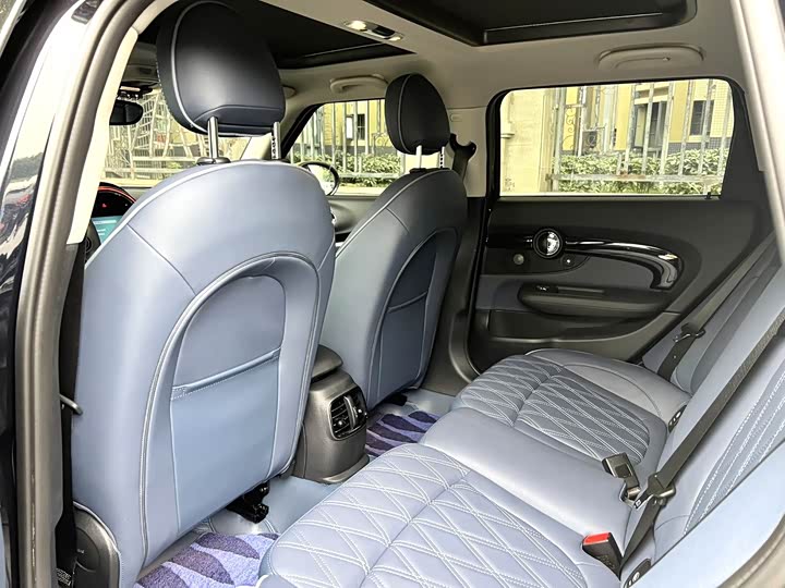 Photo 5 - Mini Clubman