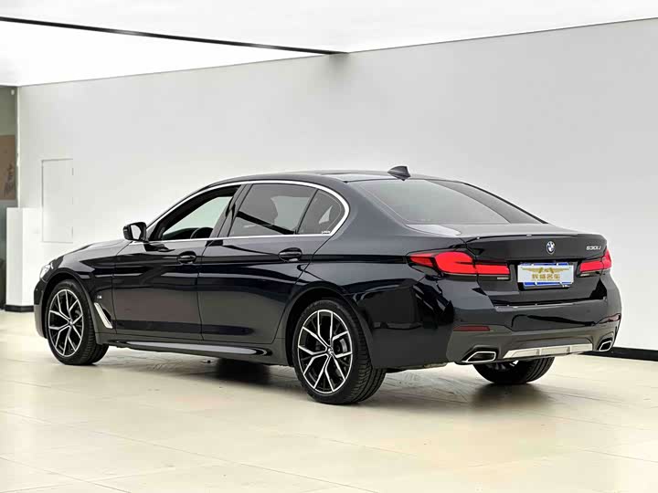 Фото 3 - BMW 5 Series