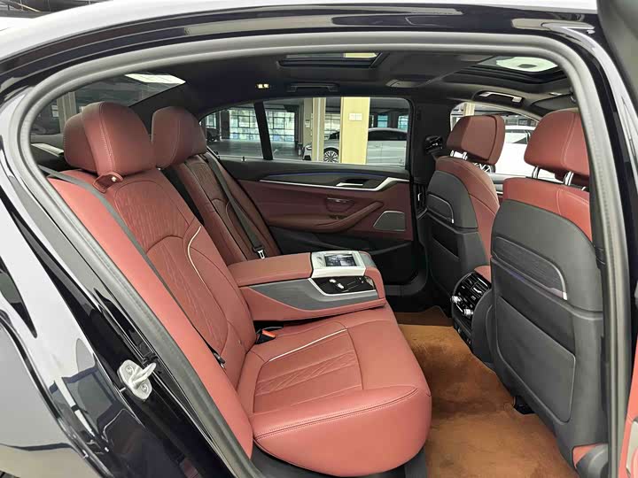 Фото 6 - BMW 5 Series