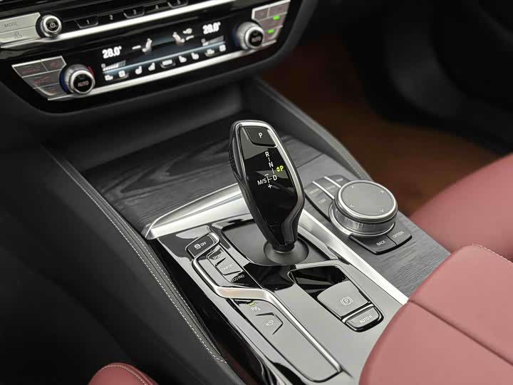 Фото 9 - BMW 5 Series