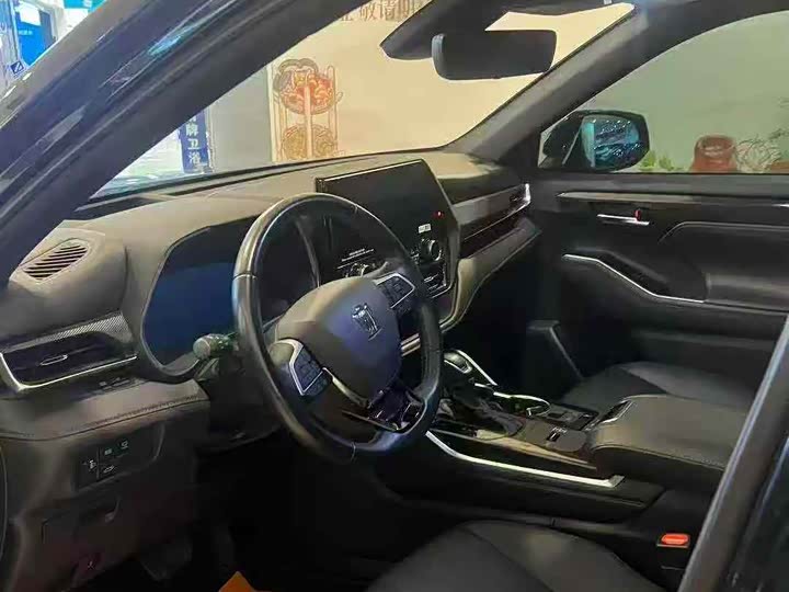 Фото 4 - Toyota Crown Kluger