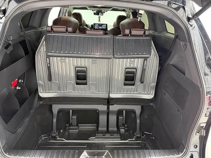 Фото 8 - Toyota Granvia