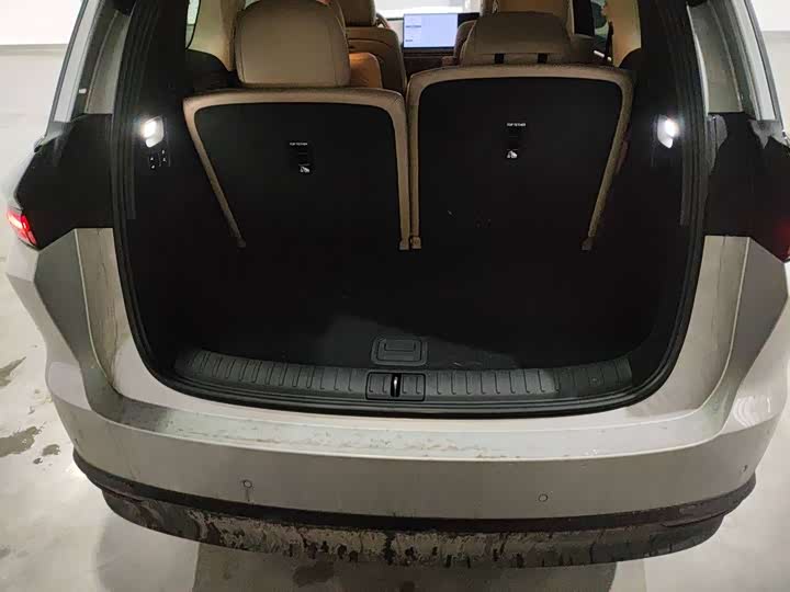 Фото 7 - LiXiang i8