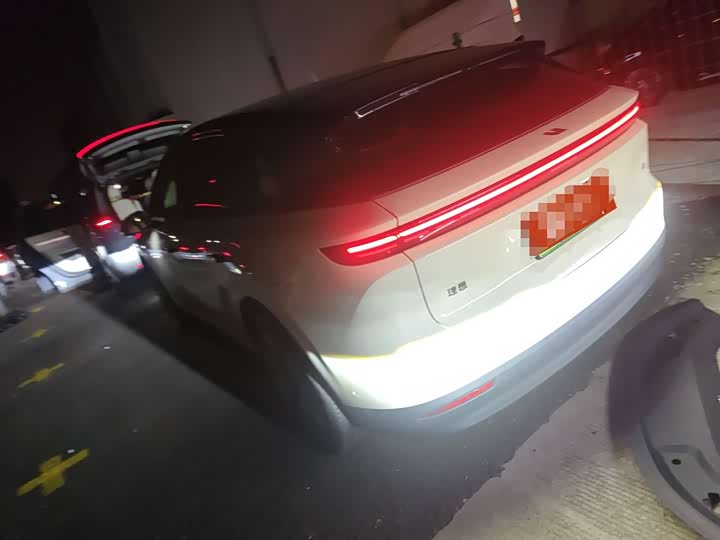 Фото 4 - LiXiang i6