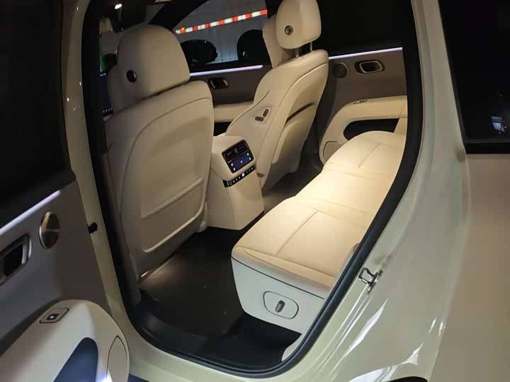 Фото 6 - LiXiang i6