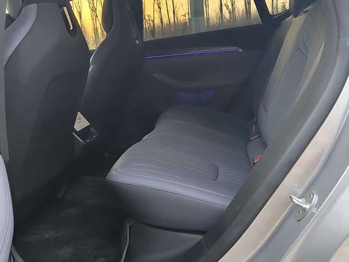 Фото 5 - Geely Jiyue 07