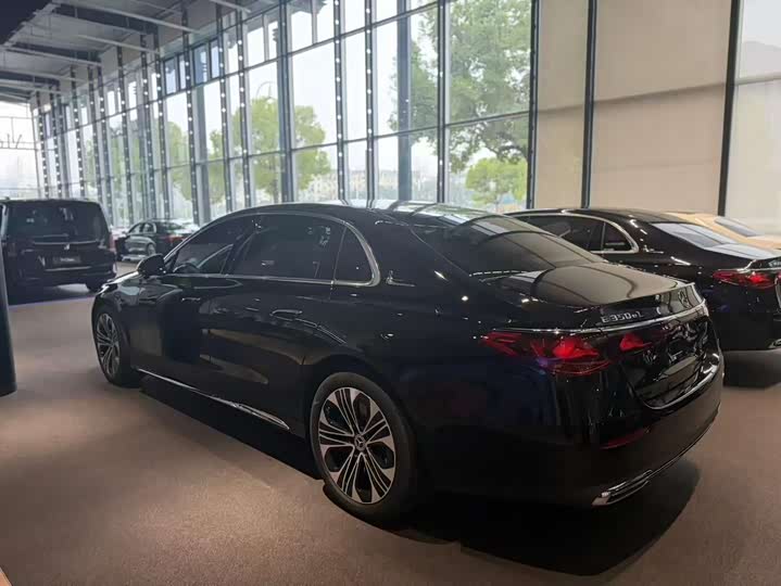 Фото 4 - Mercedes-Benz E-Class Hybrid