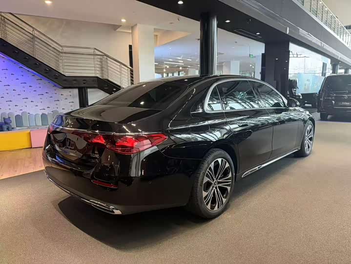 Фото 6 - Mercedes-Benz E-Class Hybrid