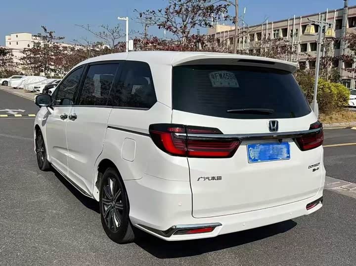 Фото 4 - Honda Odyssey