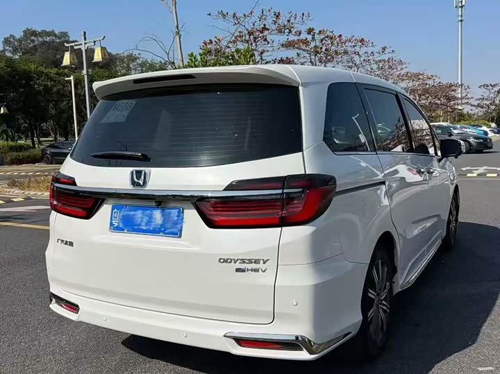 Фото 5 - Honda Odyssey