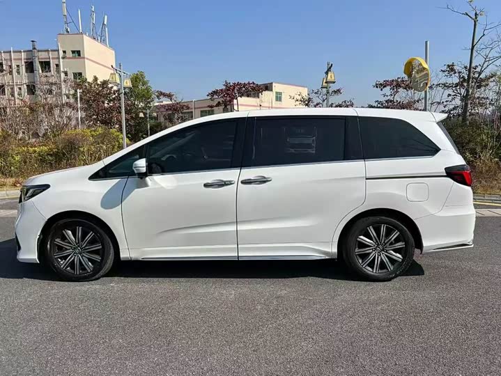 Фото 6 - Honda Odyssey