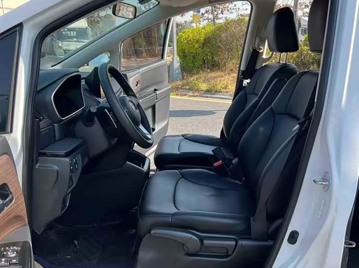 Фото 7 - Honda Odyssey