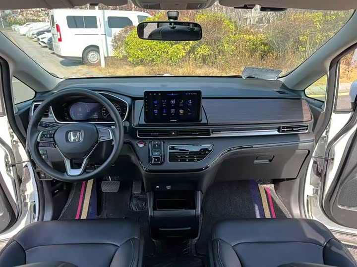 Фото 9 - Honda Odyssey