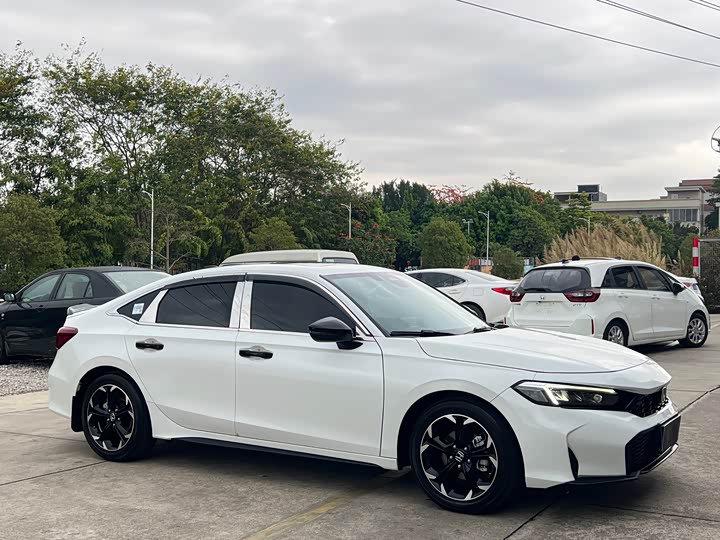 Фото 3 - Honda Civic