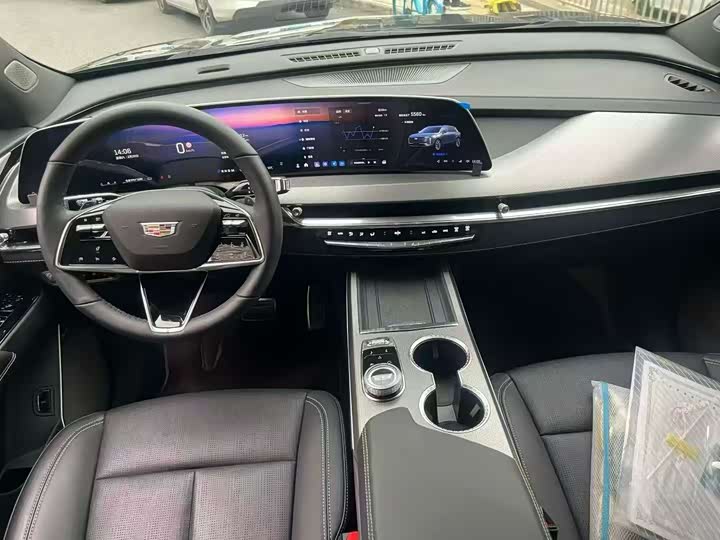 Фото 3 - Cadillac XT5