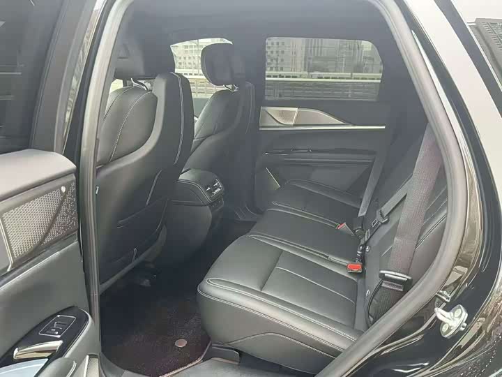 Фото 4 - Cadillac XT5