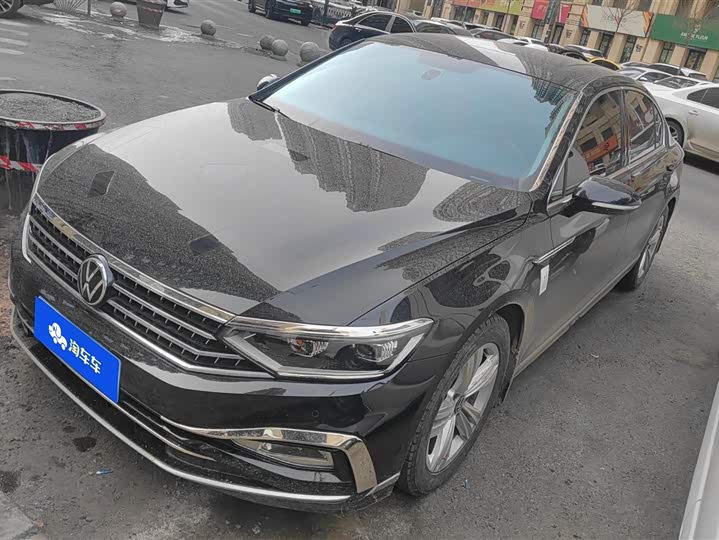 Фото 1 - Volkswagen Magotan