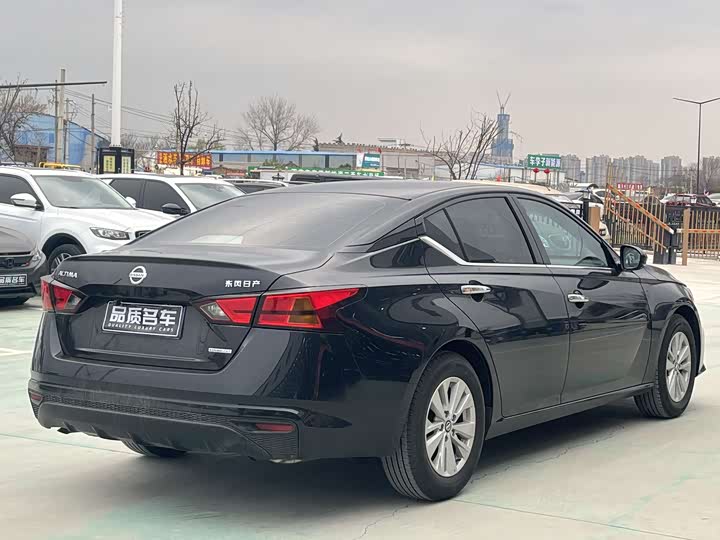 Фото 9 - Nissan Teana