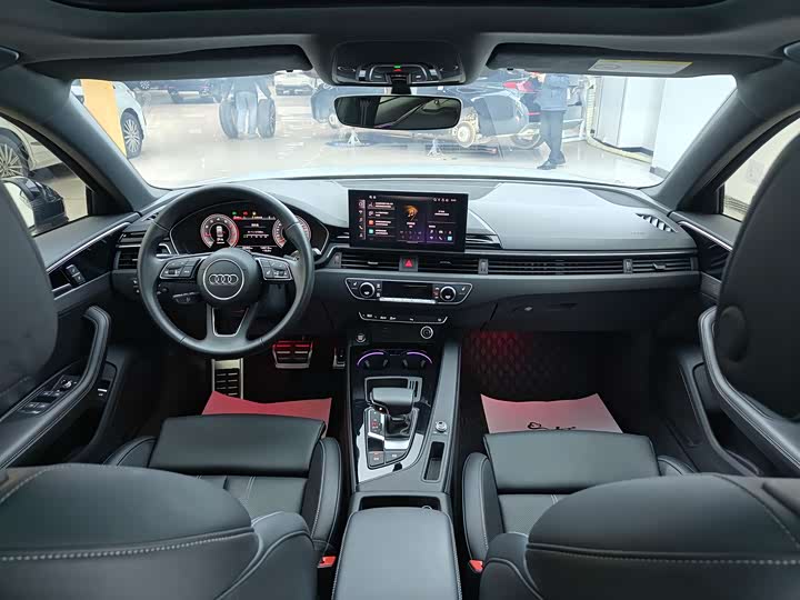 Фото 4 - Audi A4L