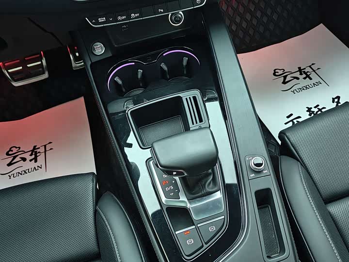 Фото 8 - Audi A4L