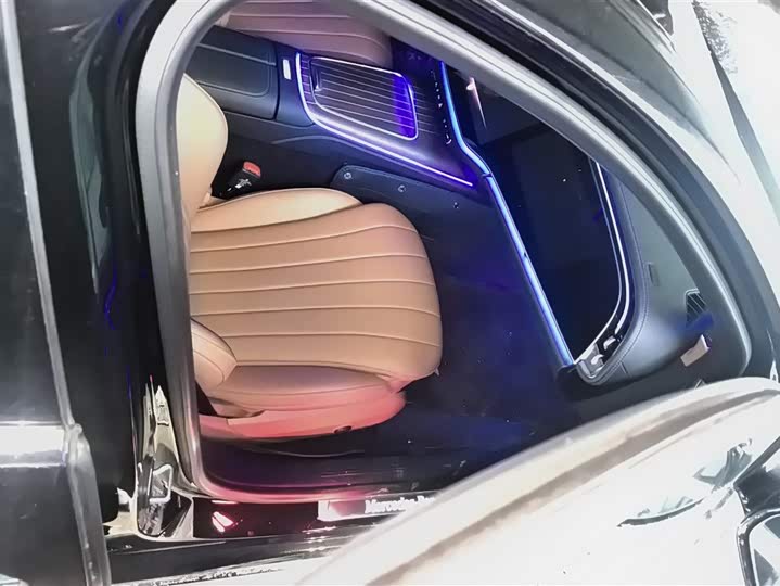 Фото 8 - Mercedes-Benz E-Class Hybrid