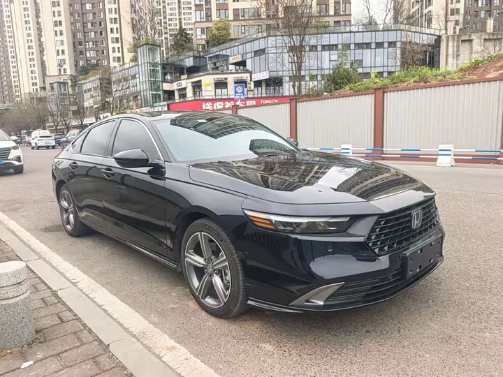 Фото 3 - Honda Accord Hybrid