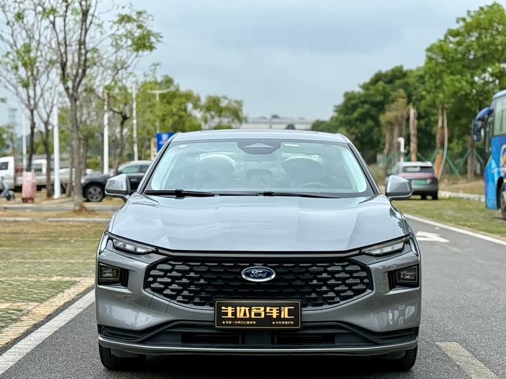 Photo 2 - Ford Mondeo