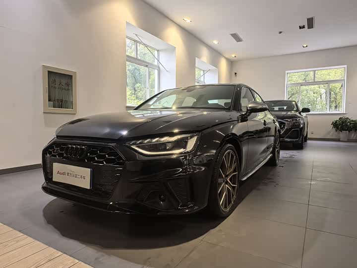 Фото 1 - Audi S4