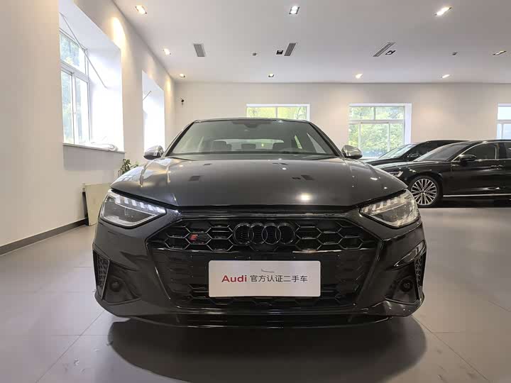 Фото 2 - Audi S4