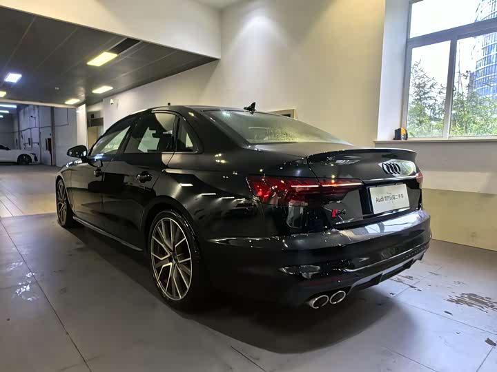 Фото 3 - Audi S4